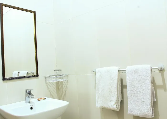 D'lumbung Suites And 3* Seminyak