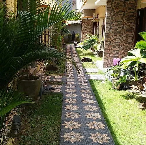 D'lumbung Suites And 3* Seminyak
